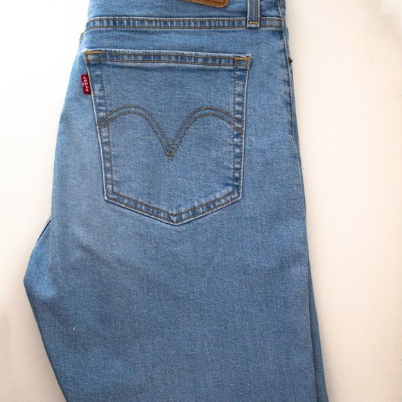 Levi's Wedgie Fit High Rise Skinny Jeans - Picture 3 of 8